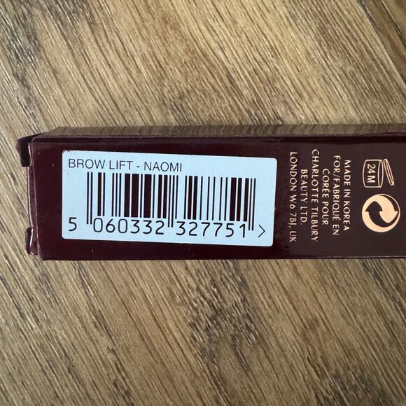 Charlotte Tilbury Brow Lift Three Way Shaping Tool in Naomi - Picture 5 of 5